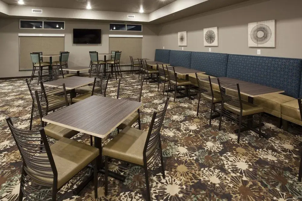 GrandStay Hotel & Suites Valley City