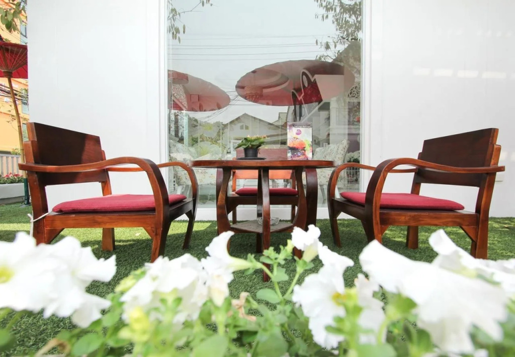 Ratchiangsaen Flora House