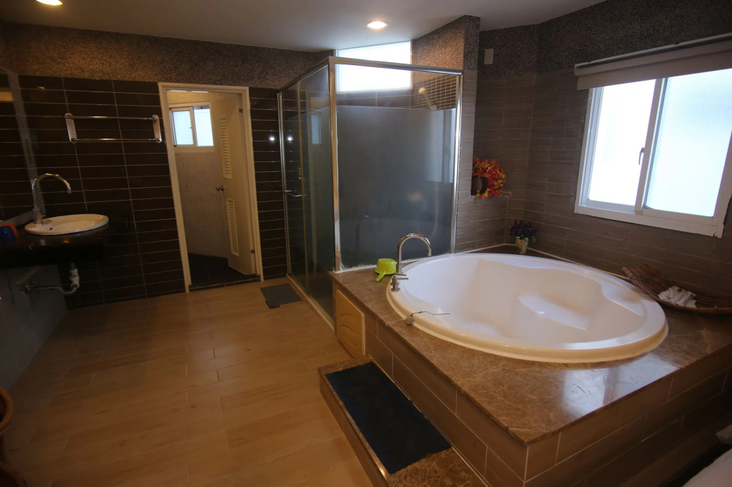 Kenting Waterfront Hotel