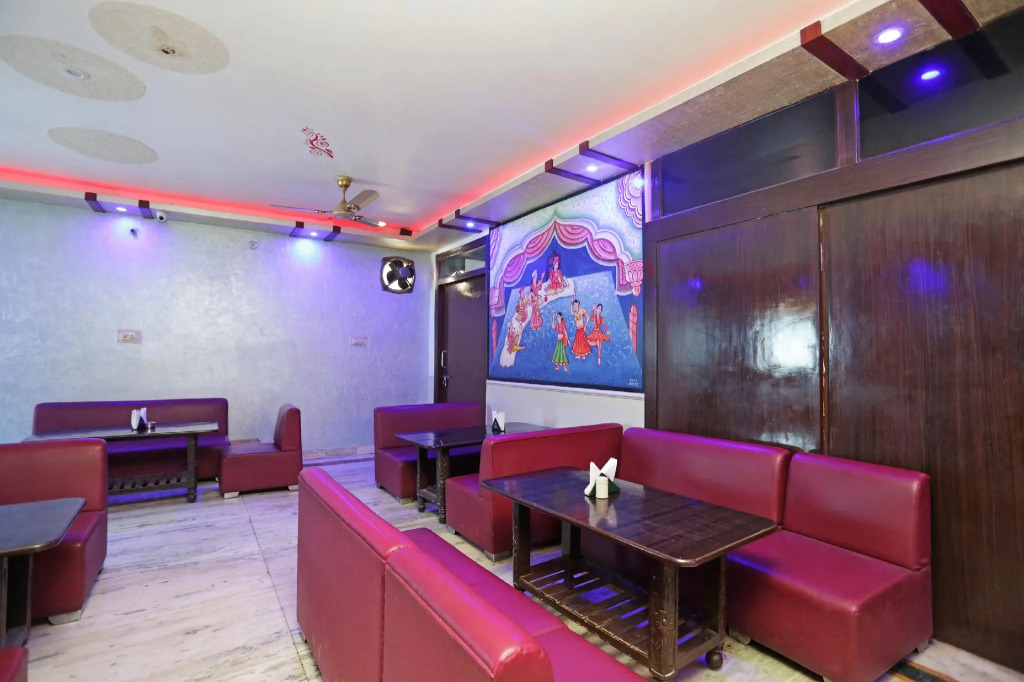 OYO Flagship 3071 Hotel Kamesh Hut