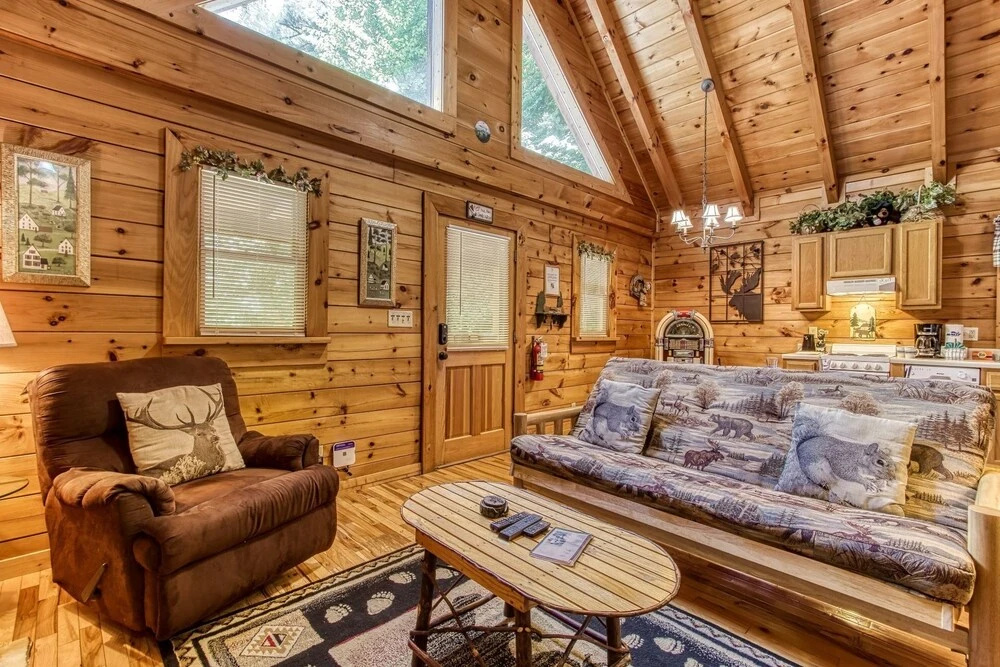 Cupid's Hideaway - Convenient To Downtown Gatlinburg And The National Park! 1 Bedroom Cabin by RedAwning