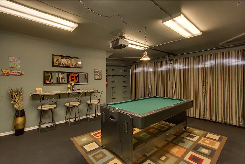 2196 Venice Drive