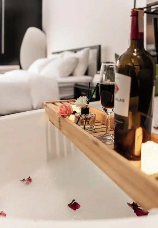 Chạms Hotel & Homestay