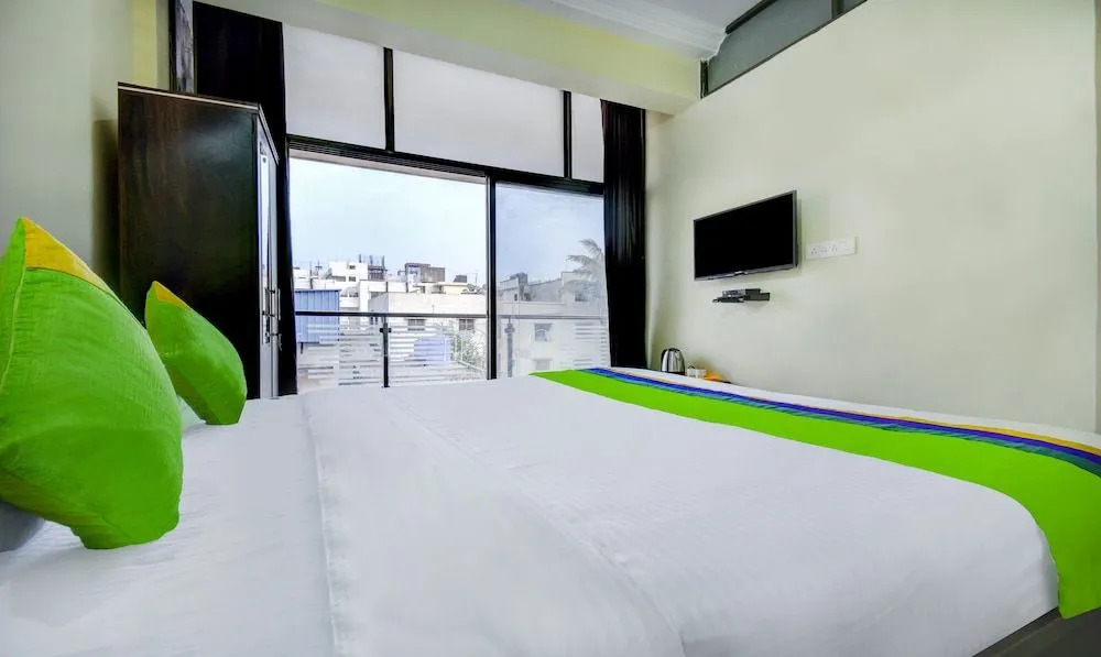 Treebo Sayaji Residency
