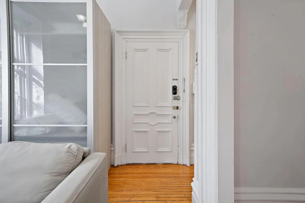 Rustic Modern Loft 5 Minutes to Old Port Montreal