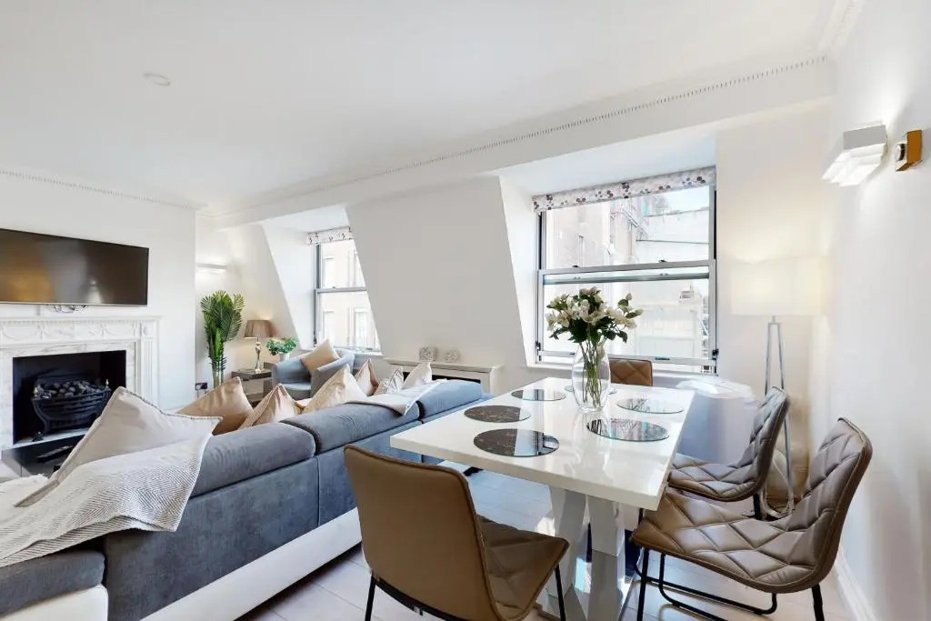 Stay In Bond Street