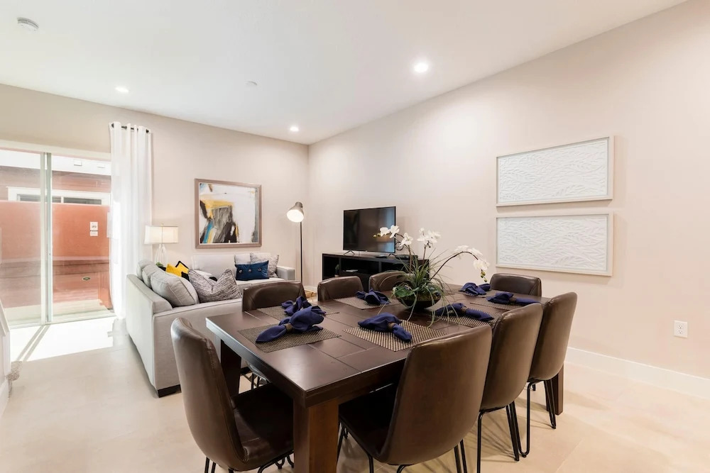 3 BR 3BA Villa