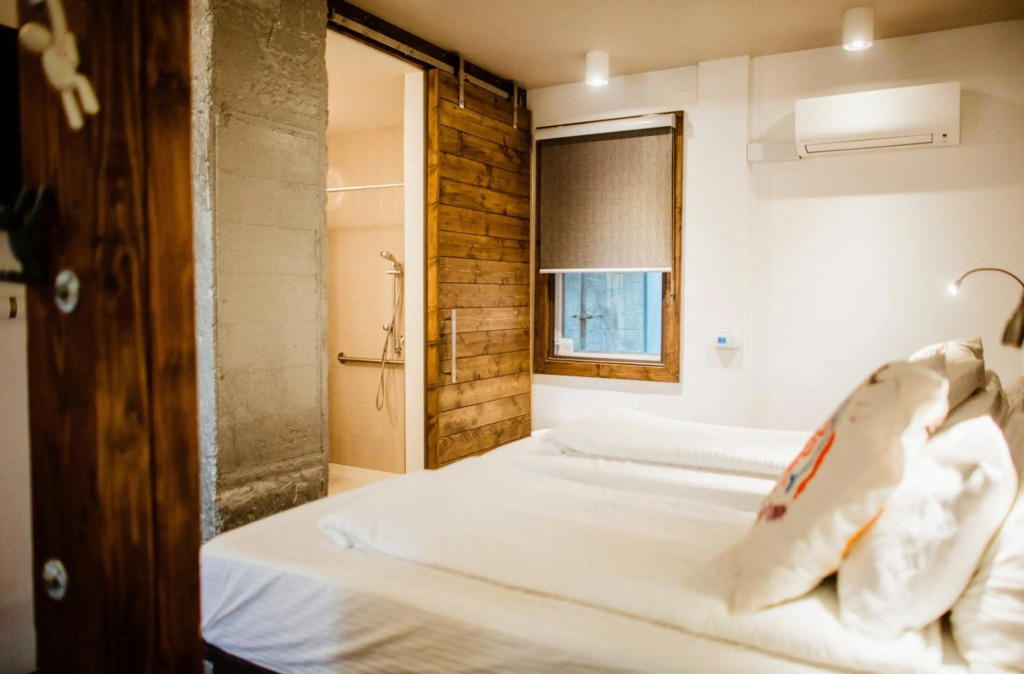 Silverbow Inn & Suites