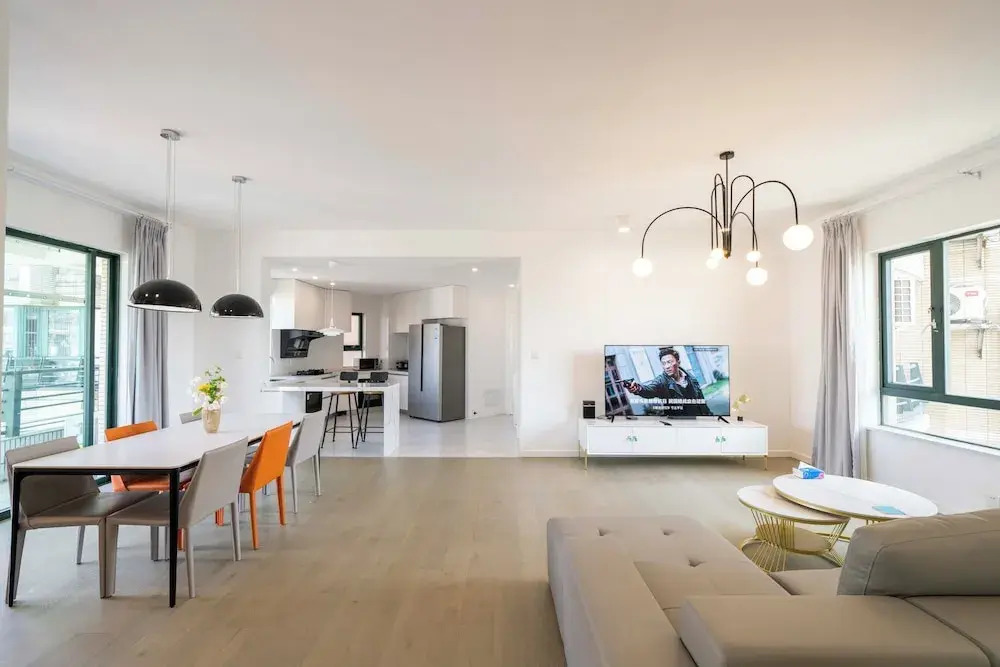 Tyms Elegant 4BR 2BA Apt Xujiahui Malls