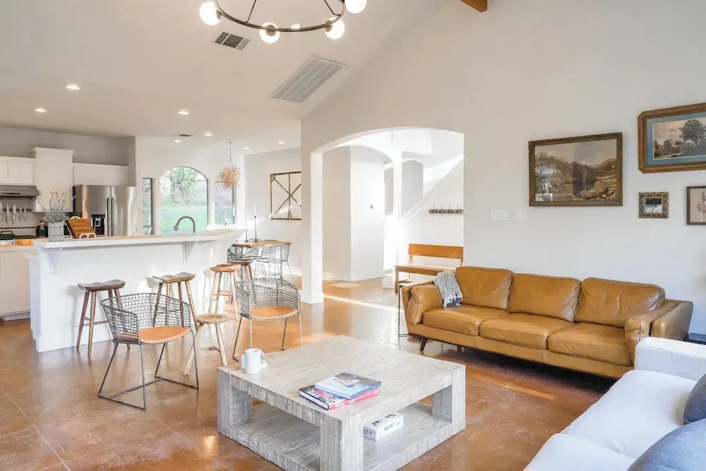 Shaded Getaway with BBQ and Fire Pit in Austin!