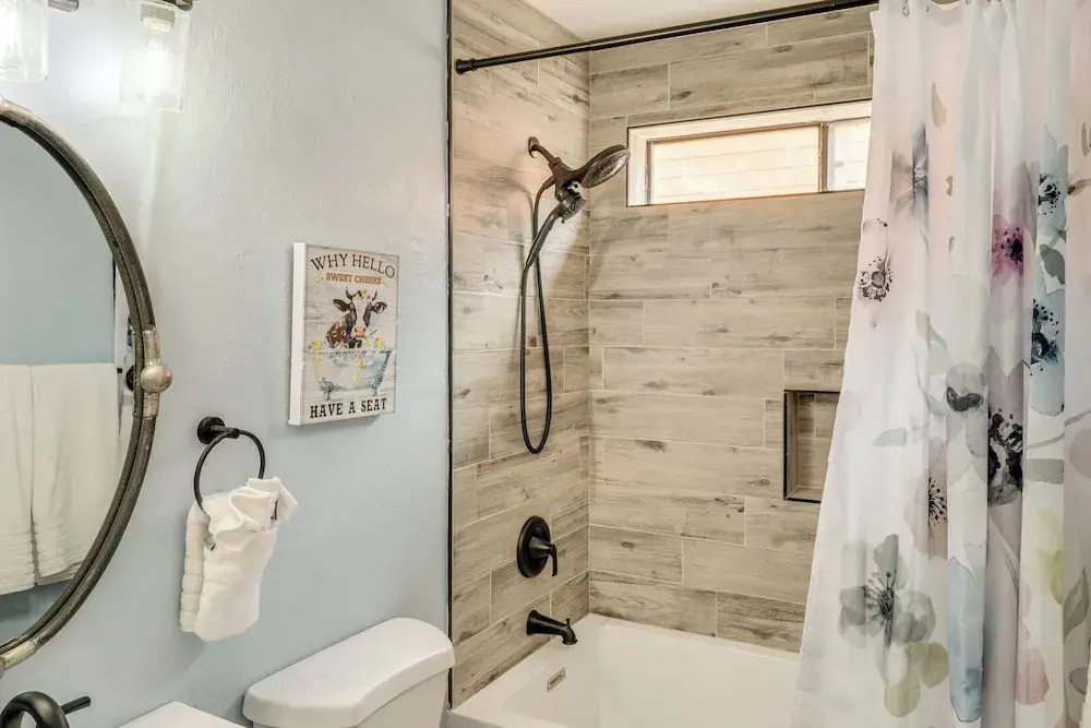 Private Hot Tub: Show Low Home 3 Mi to Lake