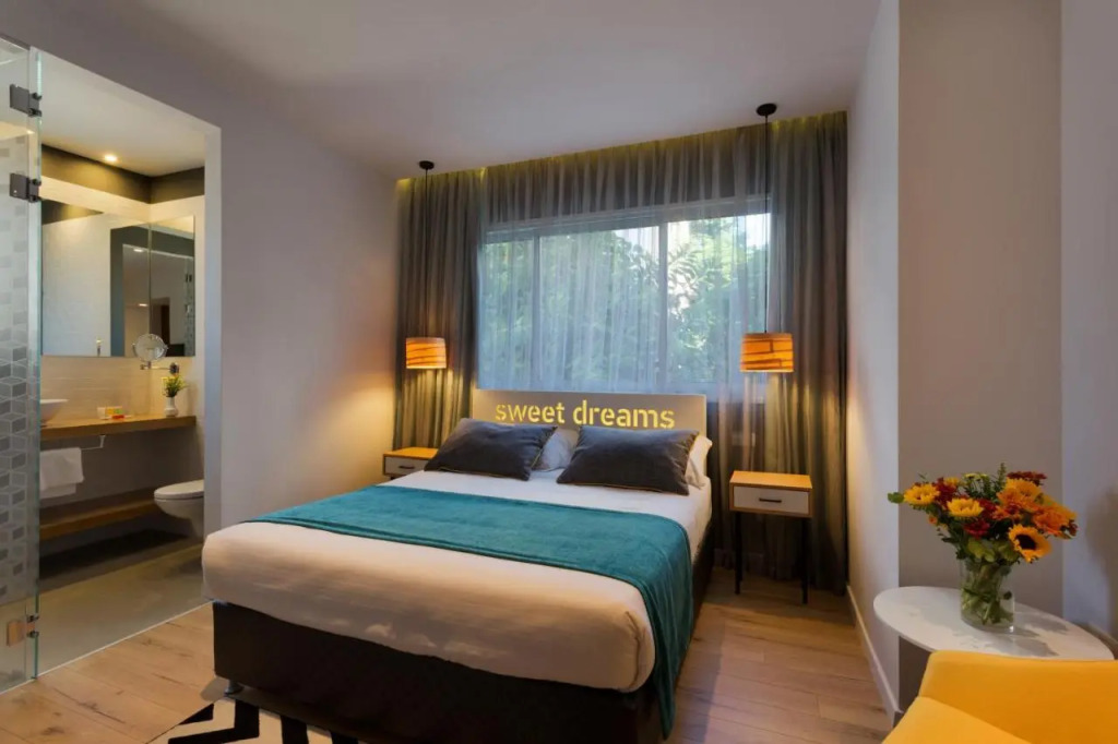 City Hotel
