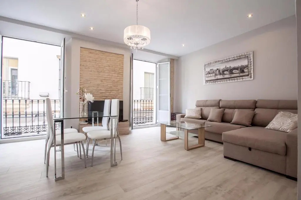 Apartamento Casco Antiguio ↑ Calidades 4 Px 1 Br