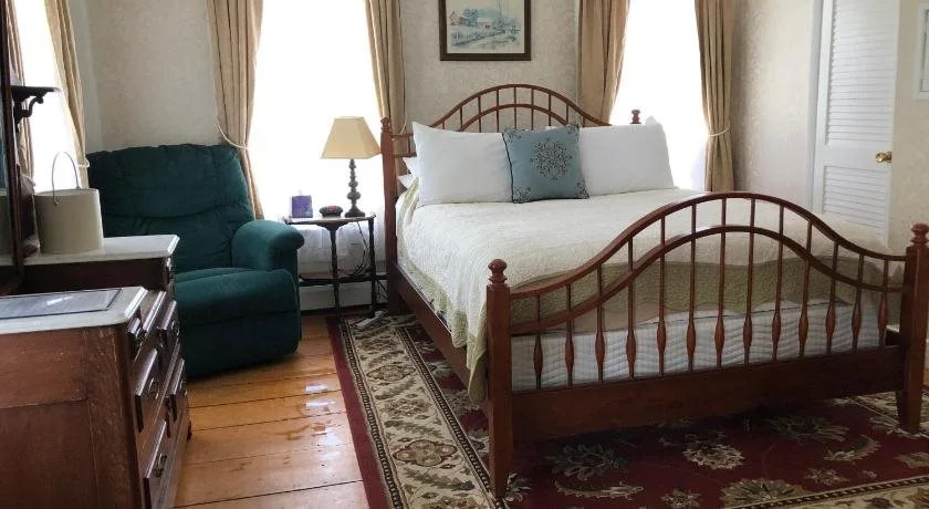 West Dover Inn