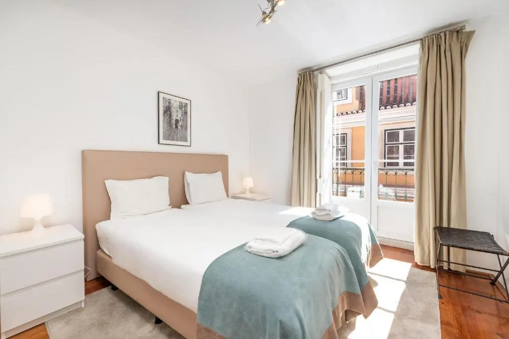 Modern 2Br Baixa Apt For Up To 5 Guests!