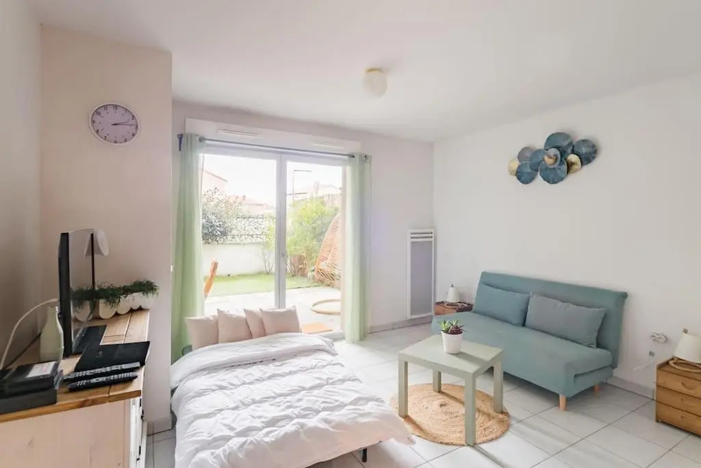 Grand T1 bis avec jardin exposé plein sud et salle de sport