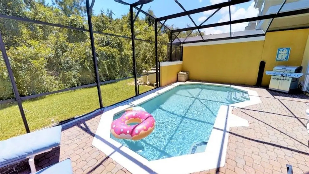 ACO FAMILY – 4 bd TOWNHOME WITH POOL (1717)