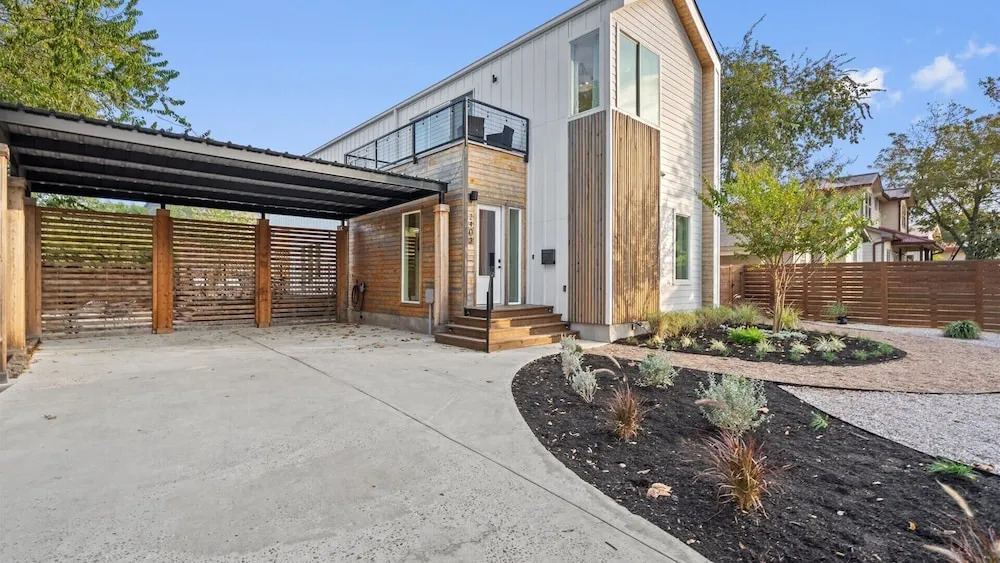 Luxury Group Retreat - Pool, Hot Tub, EV Charger