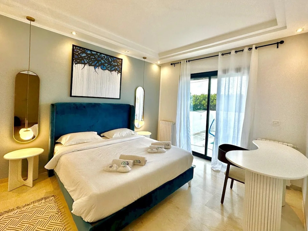Villa Corniche vue mer et piscine chauffée