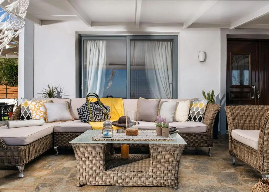 Villa Venia - Cozy Escape with Scenic Sew View, by ZanteWize