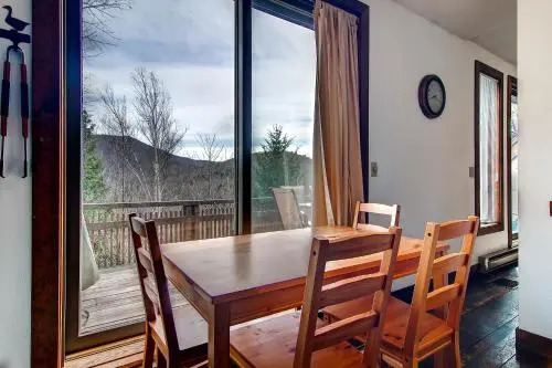 Cedar Rock Chalet