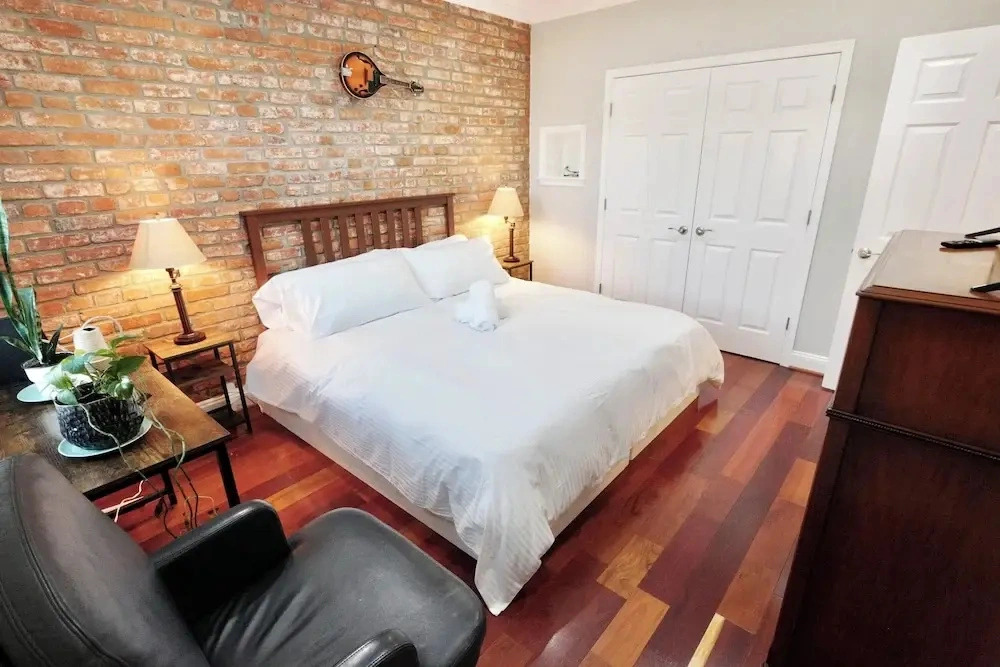 Pretty in Petworth-walkable to Metro & Restaurants