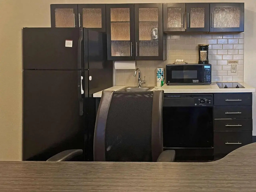 Candlewood Suites Kansas City-Overland Park