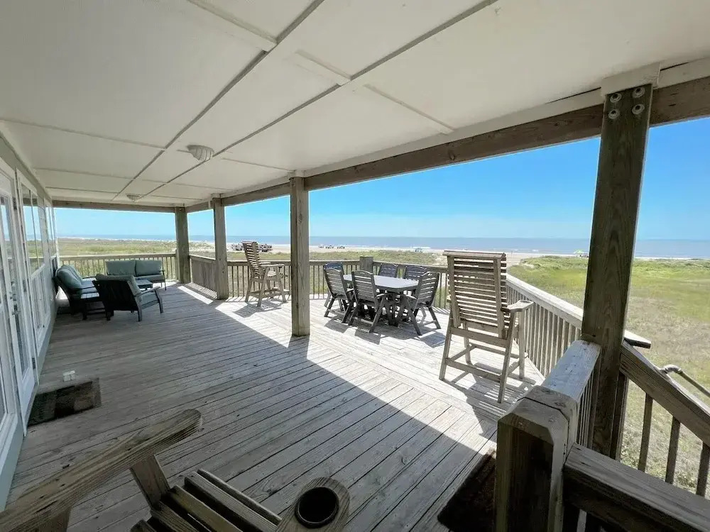 Beaches Be Trippin' 4 Bedroom Home by RedAwning