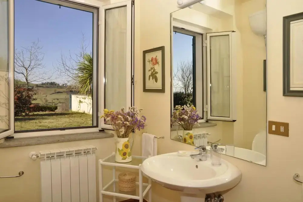 Villa in Lazio With Pool and Vineyards