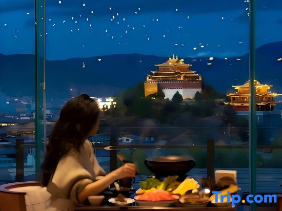 Moon Tower · Dreamy | Silent Stream · Oxygen Supply Lakeview Smart Boutique Stay