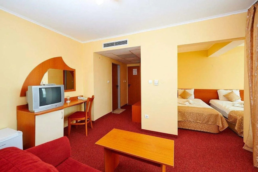 Paradise Hotel & Relax Center