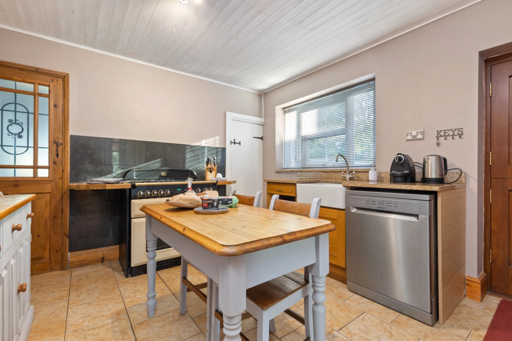 Cartref - Beautiful Cottage, Hot Tub, Countryside Views