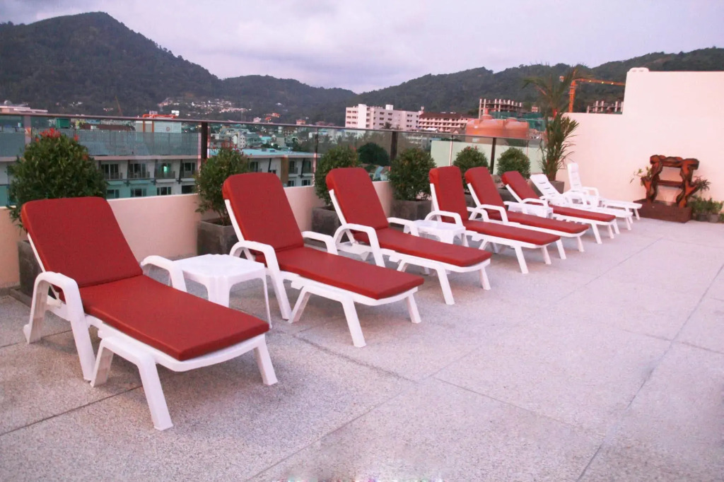 Hemingways Silk Hotel