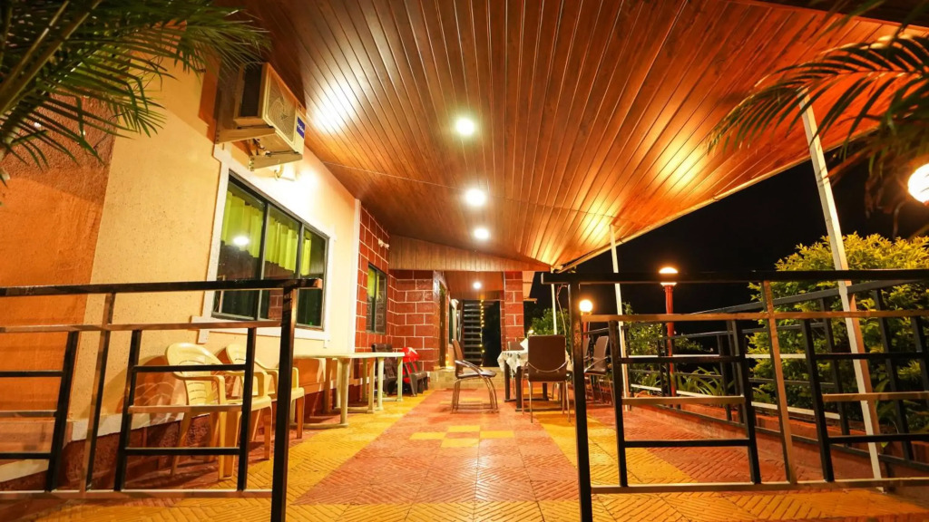 Lifeline Villas - Marvel Valley View 5Bhk With Private Pool,Surrounded by strawberry farms