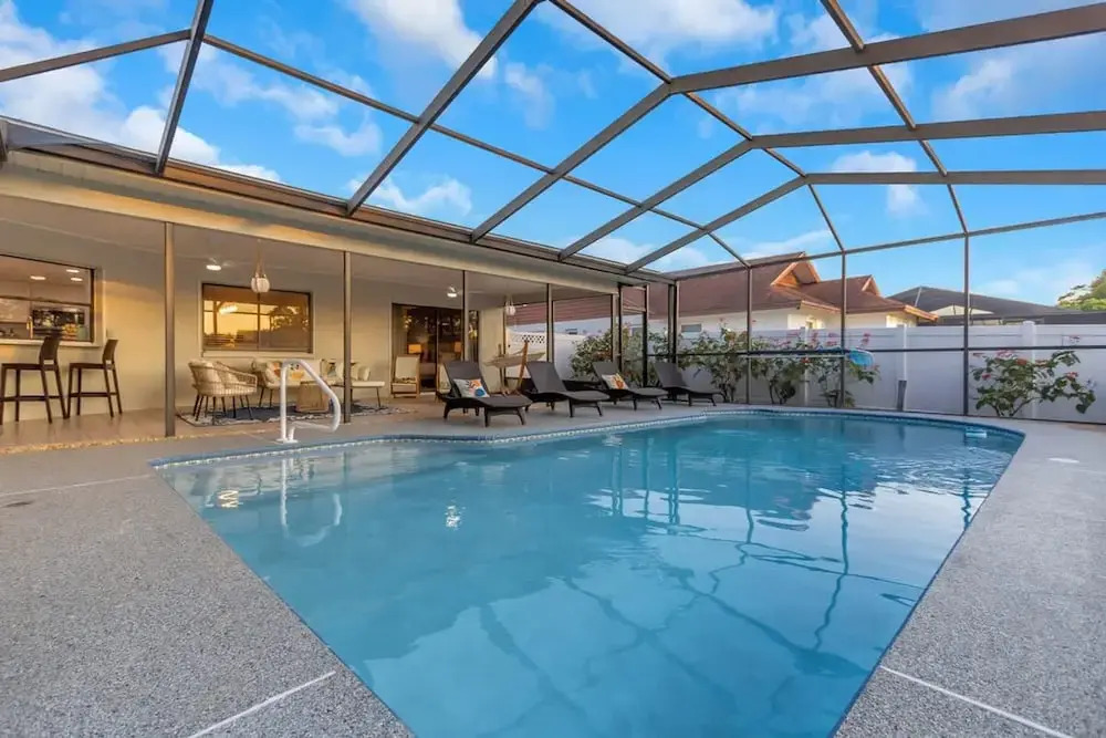 Fun Family-friendly Modern Beach Home With Pool