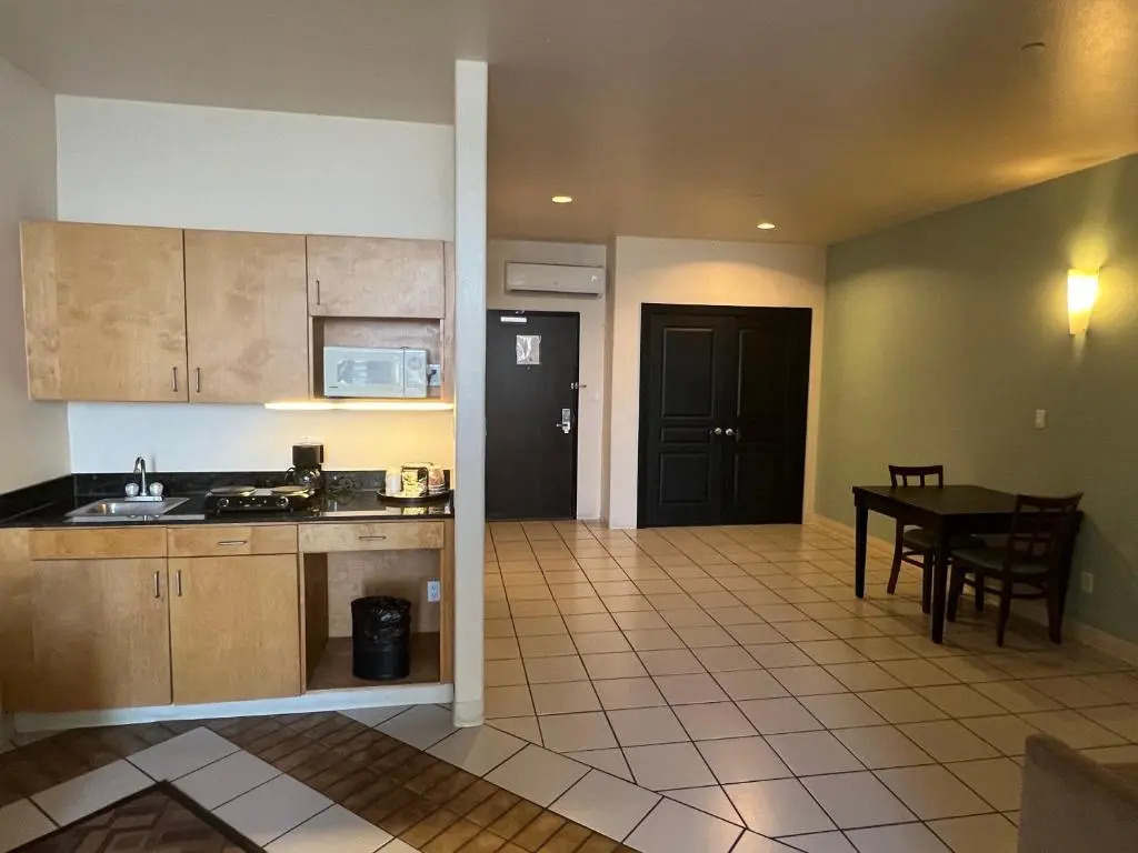 Sunchase Inn & Suites