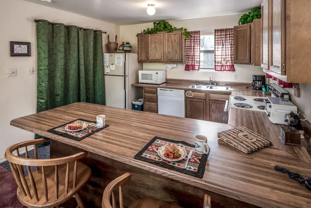 Rocky Top Cabin - Two Bedroom Cabin