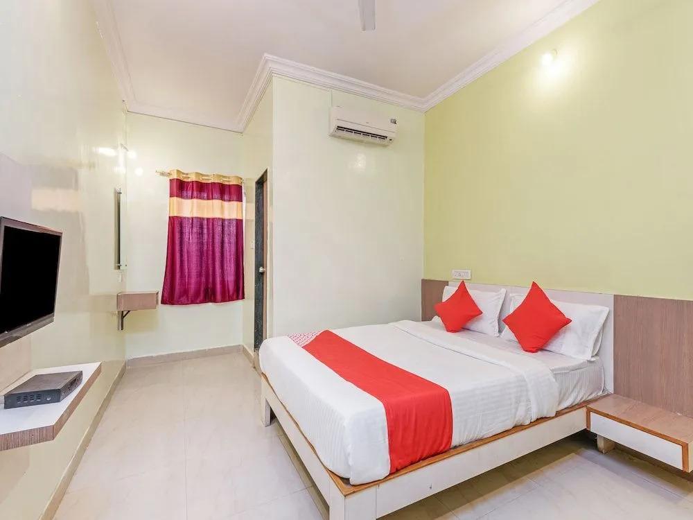 OYO 22817 Hotel Dream Line