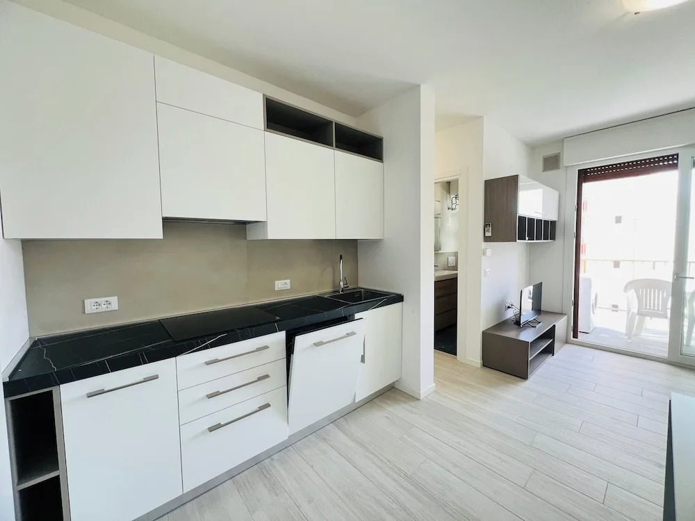 Bright Apartment 150m From the Beach