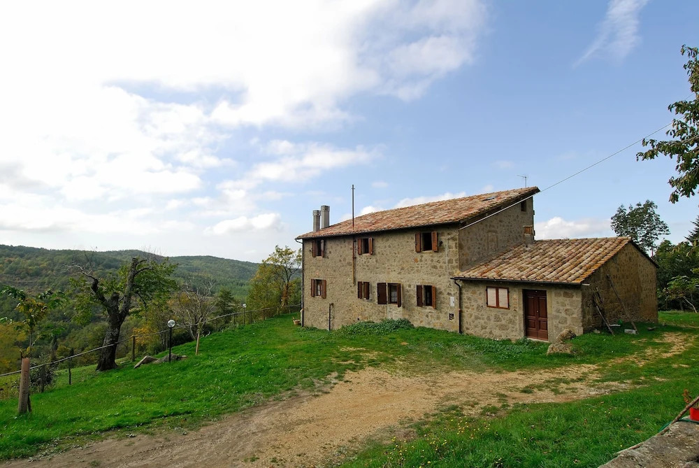 View of Monte Amiata for 3 guests Agriturismo La Piaggia - Vivo dOrcia