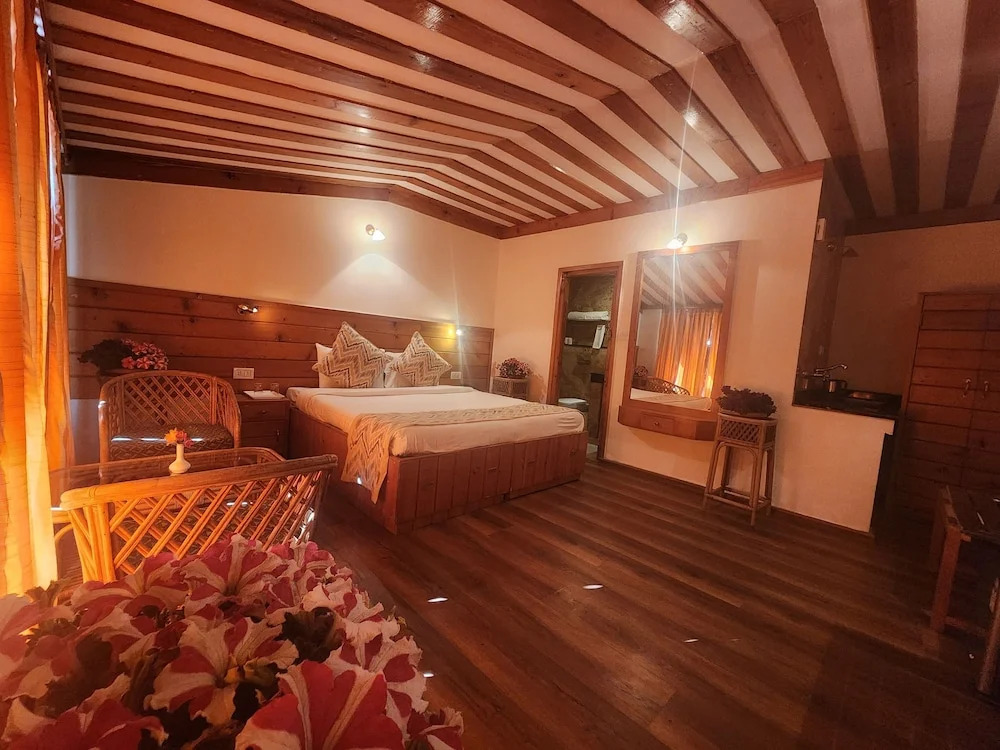 The Chalets Naldehra