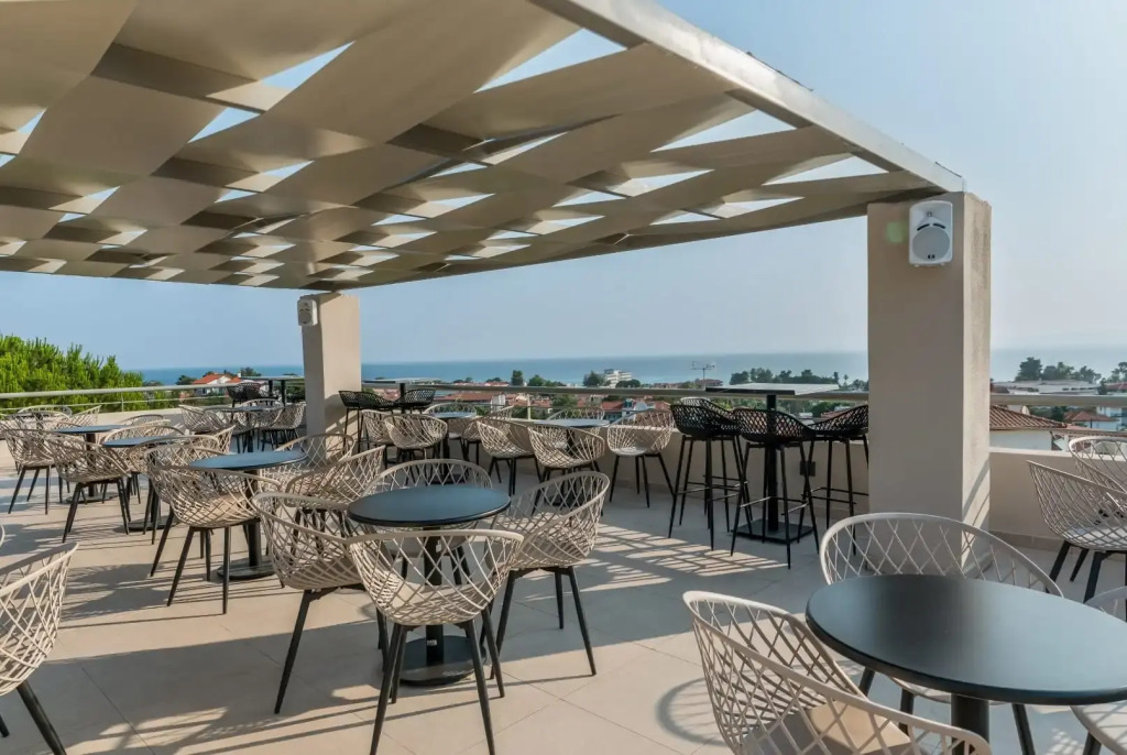 Arya Hotel