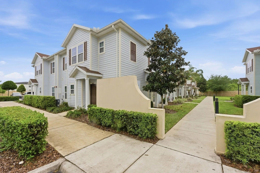 Family 4BR Stay Near Orlando Parks