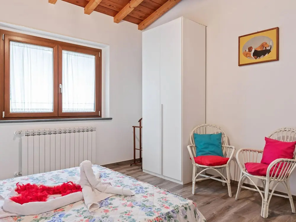 Contemporary Holiday Home in Camaiore With Swimming Pool