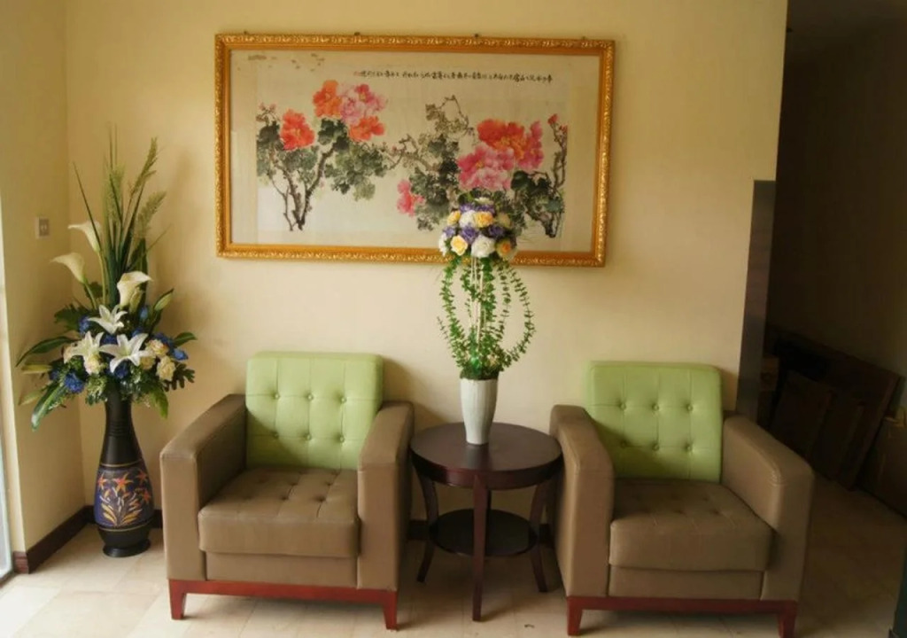 Green Leaf Hotel