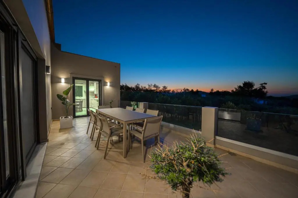 Villa Florentina at Chania Suburbs With Private Pool and BBQ