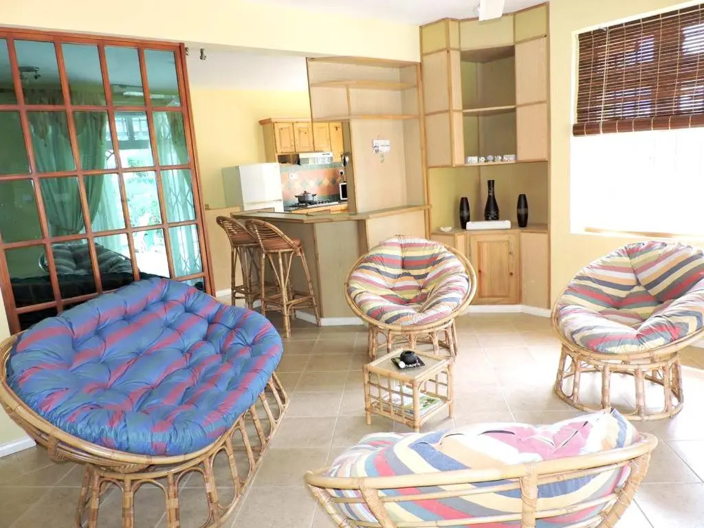Charming villa in Blue Bay with private pool