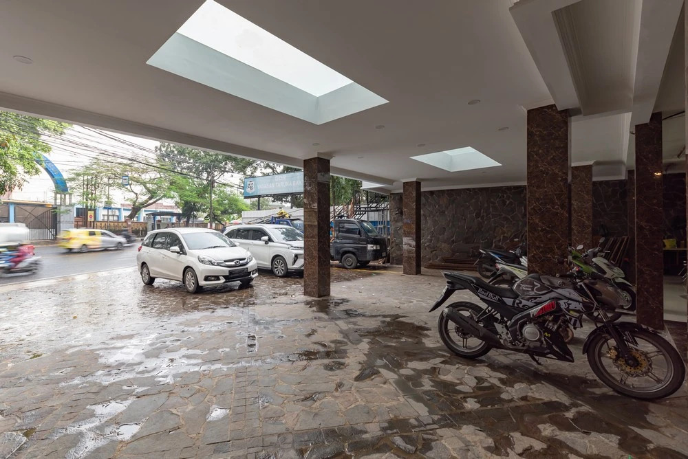 Sans Vibes Surapati Konforta Hotel