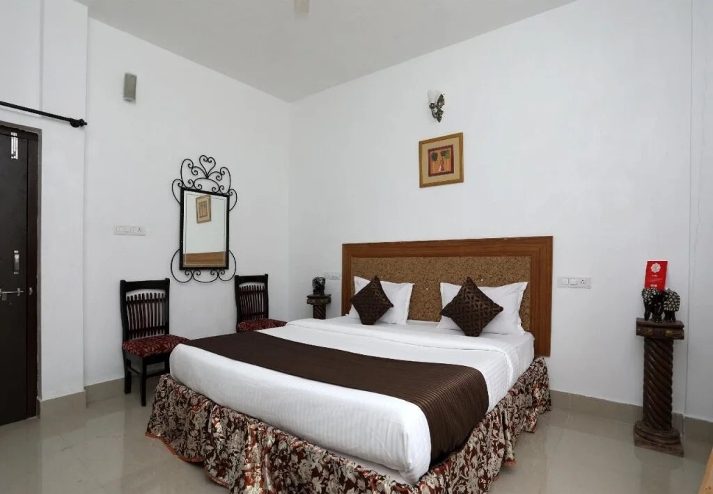OYO 10206 Home Modern Stay near Fateh Sagar