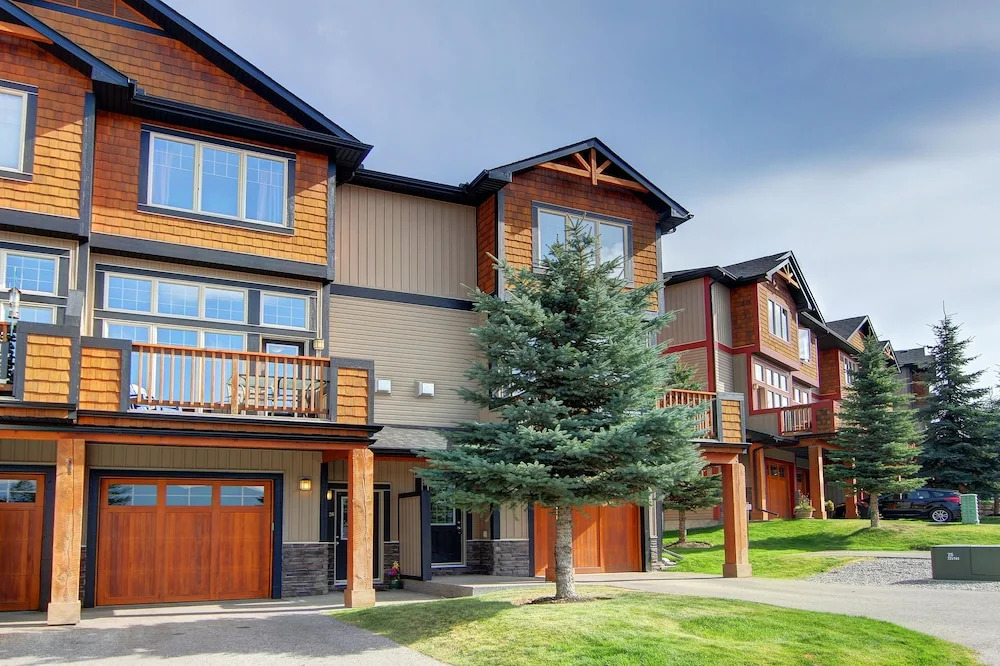 Radium Vacation Rental 3 Bedroom Townhome with Views